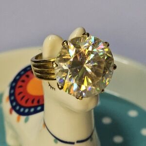 Vintage 18k Gold Solitaire Gemstone Ring